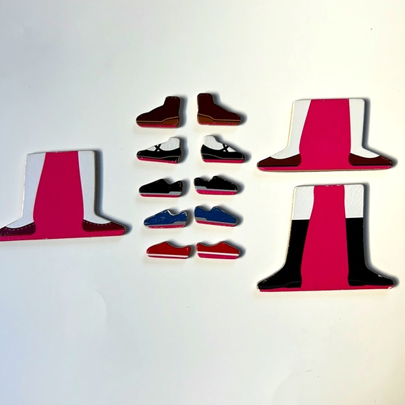 Melissa and Doug Abby & Emma Magnetic Dress-Up Set - Picture 3 of 16